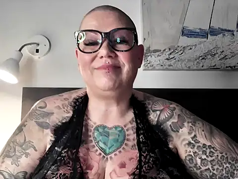 Snapshot of gepiercte_nippel chatting on December 5, 2024, 4:28 pm gepiercte nippel online show from December 5, 2024, 4:28 pm