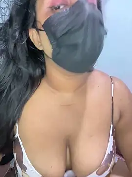 Snapshot of NOORA-GIRL chatting on December 15, 2025, 1:50 pm NOORA-GIRL online show from December 15, 2025, 1:50 pm