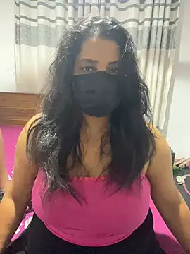 NOORA-GIRL online show from March 10, 2026, 3:32 am