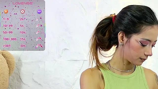 zorravioletta1 online show from September 11, 2025, 11:54 am