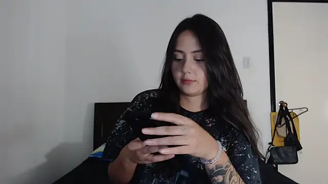 Snapshot of rebecca_collin chatting on July 17, 2026, 11:35 pm rebecca collin online show from July 17, 2026, 11:35 pm
