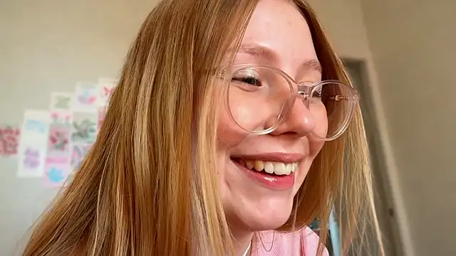 HoneyAudrey online show from June 10, 2026, 2:35 am