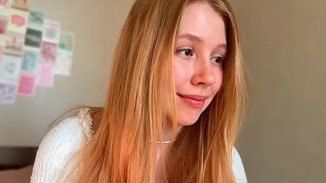 HoneyAudrey online show from April 11, 2026, 2:41 am