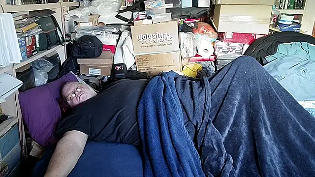 hadeszeuss2 online show from February 14, 2026, 3:01 pm