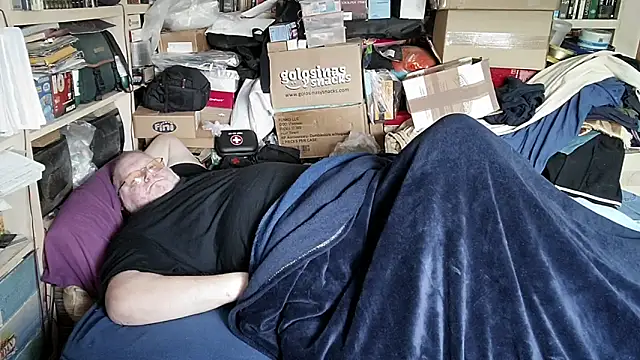 hadeszeuss2 online show from March 4, 2026, 3:09 pm