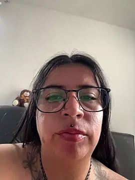 Devilsweet17 online show from July 19, 2026, 1:52 pm