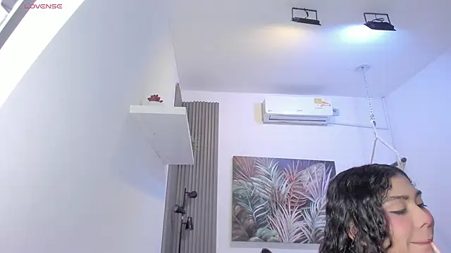 emma alice  online show from October 23, 2025, 12:04 pm