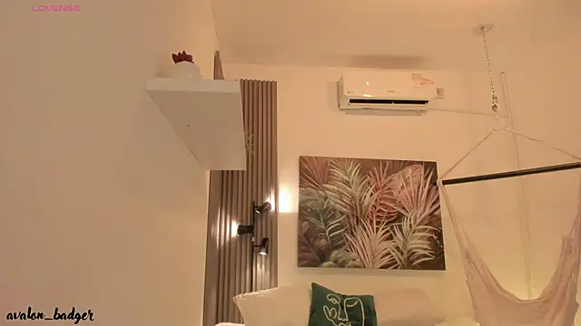 emma alice  online show from September 26, 2025, 12:01 pm