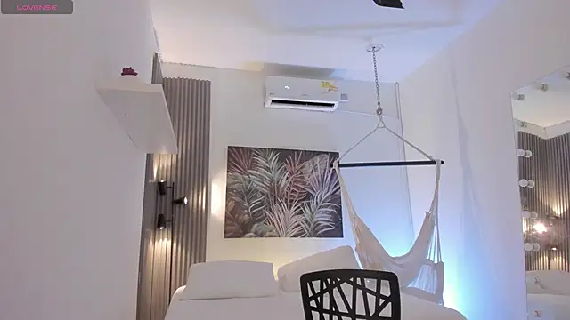 emma alice  online show from December 5, 2025, 10:03 am