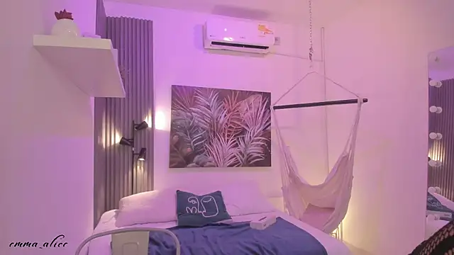 emma alice  online show from September 30, 2025, 12:11 pm