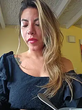 Karen San Miguel online show from October 25, 2025, 6:52 pm