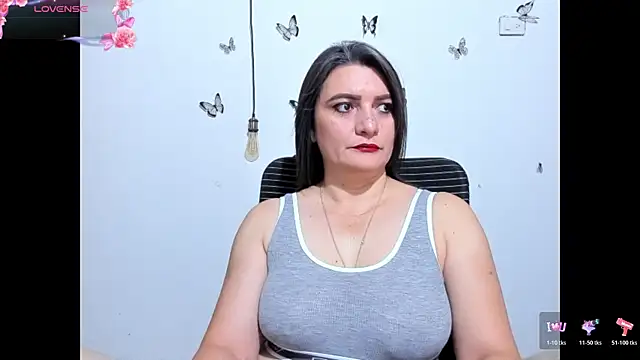 Snapshot of Amie_Adams82_ chatting on July 16, 2026, 4:04 pm Amie Adams82 online show from July 16, 2026, 4:04 pm