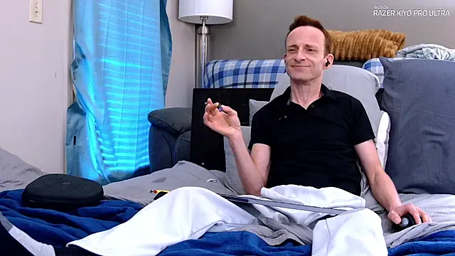 Dilldough405 online show from April 22, 2026, 3:19 pm