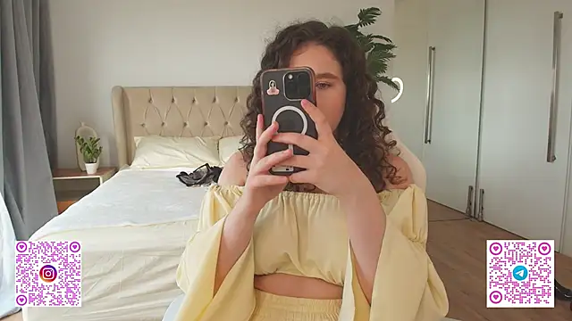 Ariella Sol online show from January 13, 2026, 7:07 pm