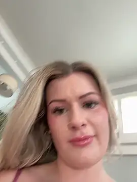 LoveShae  online show from October 2, 2025, 9:29 pm