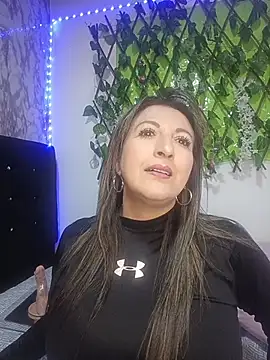 Snapshot of any_mour chatting on November 11, 2025, 4:24 pm any mour online show from November 11, 2025, 4:24 pm