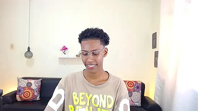 maiki18  online show from March 5, 2025, 4:57 pm