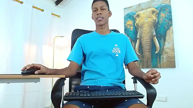 maiki18  online show from September 11, 2025, 2:06 pm