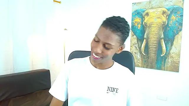 maiki18  online show from November 21, 2025, 8:52 pm