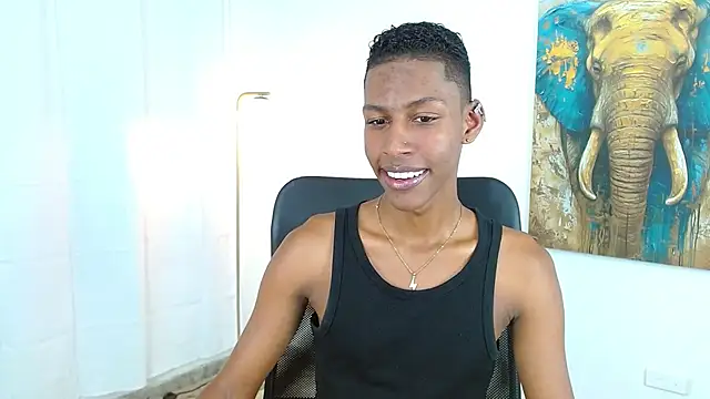 maiki18  online show from October 7, 2025, 8:54 pm