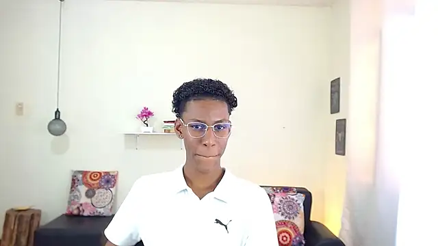 maiki18  online show from March 10, 2025, 7:50 pm