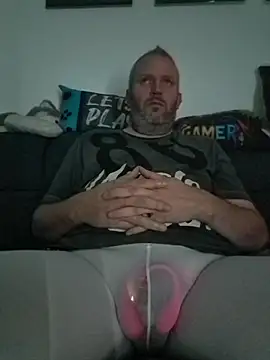 ShyBoy1982 online show from November 16, 2025, 8:24 pm