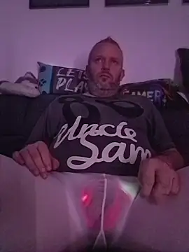 ShyBoy1982 online show from November 15, 2025, 9:52 pm