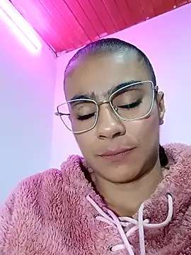 Leslly  online show from March 25, 2026, 8:57 am