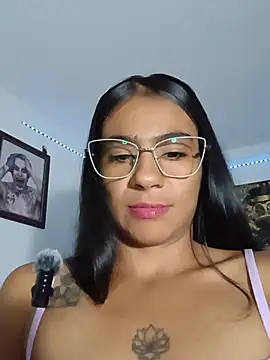 Snapshot of Leslly_ chatting on July 9, 2026, 11:20 am Leslly online show from July 9, 2026, 11:20 am
