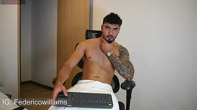 Snapshot of Derek_w chatting on February 12, 2025, 7:13 am Derek w online show from February 12, 2025, 7:13 am