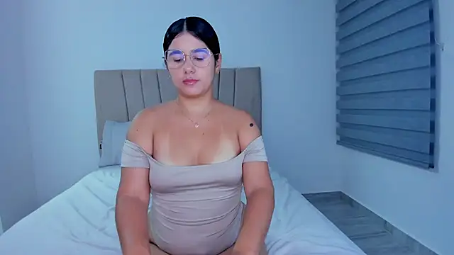 Natasha-28 online show from December 20, 2025, 4:15 am