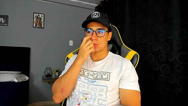 owengray2n online show from September 15, 2025, 2:23 am