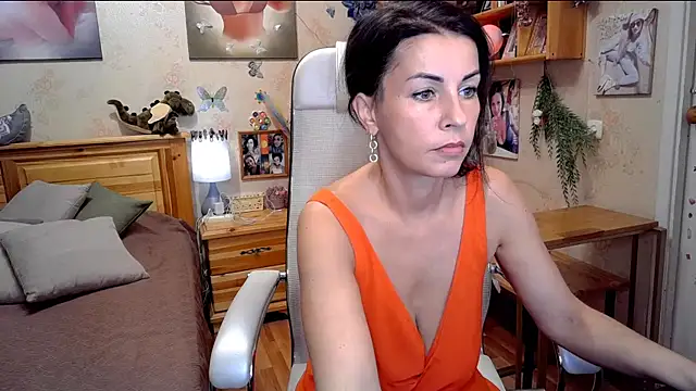 Kendra Mom online show from November 6, 2025, 7:56 am