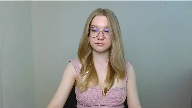 cindi hot online show from April 3, 2026, 10:11 am