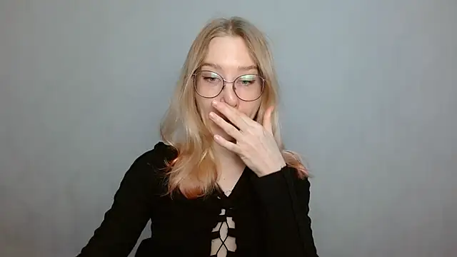 cindi hot online show from February 6, 2025, 9:00 am