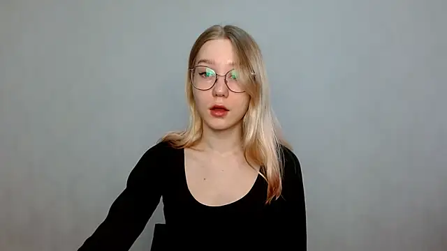 cindi hot online show from February 20, 2025, 8:17 am