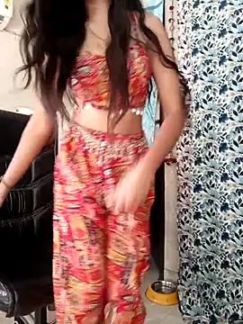 Snapshot of Parinaaz18 chatting on September 30, 2025, 2:28 am Parinaaz18 online show from September 30, 2025, 2:28 am