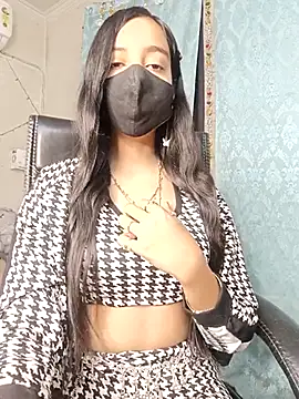 Snapshot of Parinaaz18 chatting on December 20, 2025, 2:03 am Parinaaz18 online show from December 20, 2025, 2:03 am