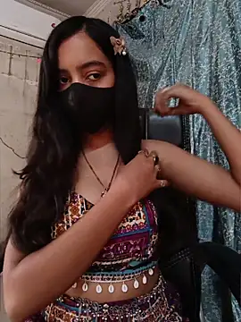 Snapshot of Parinaaz18 chatting on June 15, 2026, 1:17 am Parinaaz18 online show from June 15, 2026, 1:17 am