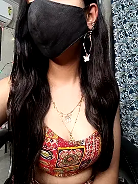 Snapshot of Parinaaz18 chatting on January 6, 2026, 1:15 pm Parinaaz18 online show from January 6, 2026, 1:15 pm