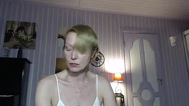Snapshot of Marquise555 chatting on May 20, 2026, 5:21 pm Marquise555 online show from May 20, 2026, 5:21 pm