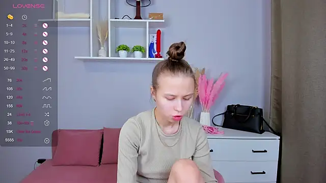 Snapshot of Dream_emma chatting on March 3, 2025, 7:57 am Dream emma online show from March 3, 2025, 7:57 am