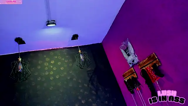 Alexa Slave online show from April 16, 2026, 9:39 pm