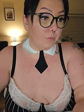 -BonnieBlack- online show from January 8, 2026, 8:37 pm