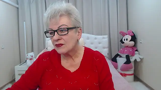 KayleSmoll online show from February 16, 2026, 7:34 pm