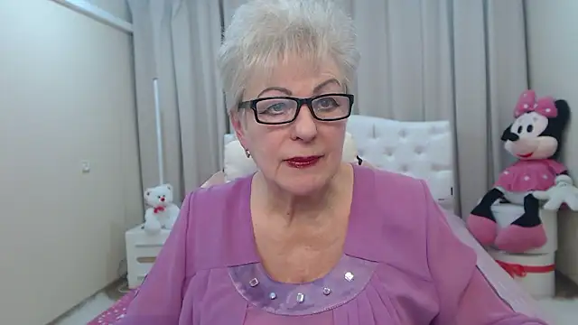 KayleSmoll online show from February 28, 2026, 7:46 pm