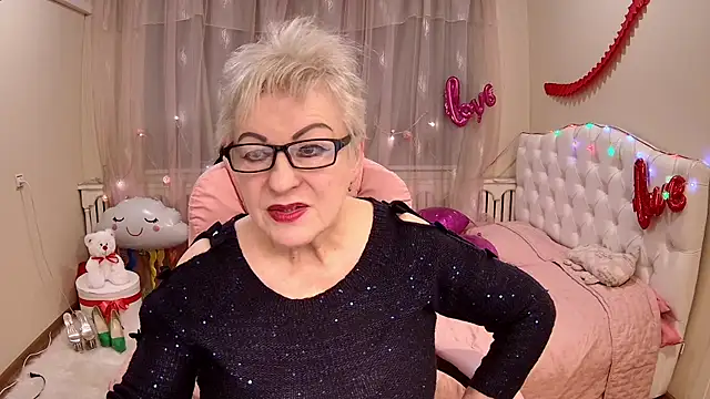 KayleSmoll online show from March 18, 2025, 7:44 pm