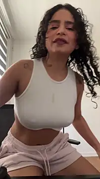 cinnamon rosa online show from December 15, 2025, 8:58 pm