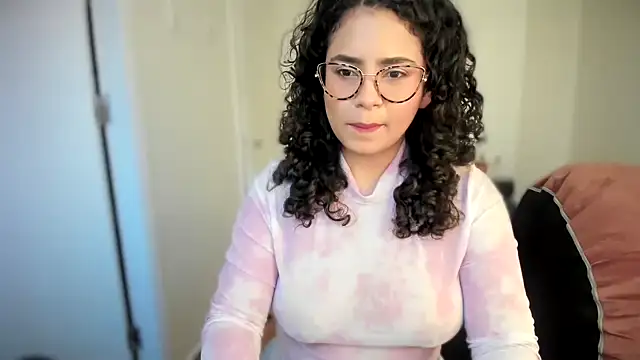 cinnamon rosa online show from March 14, 2025, 10:38 pm