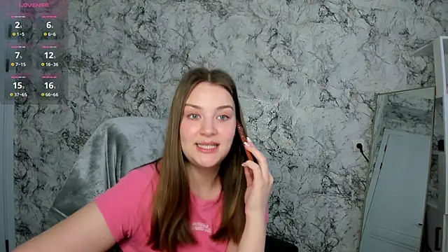 DeniRicchii online show from April 7, 2026, 10:06 am